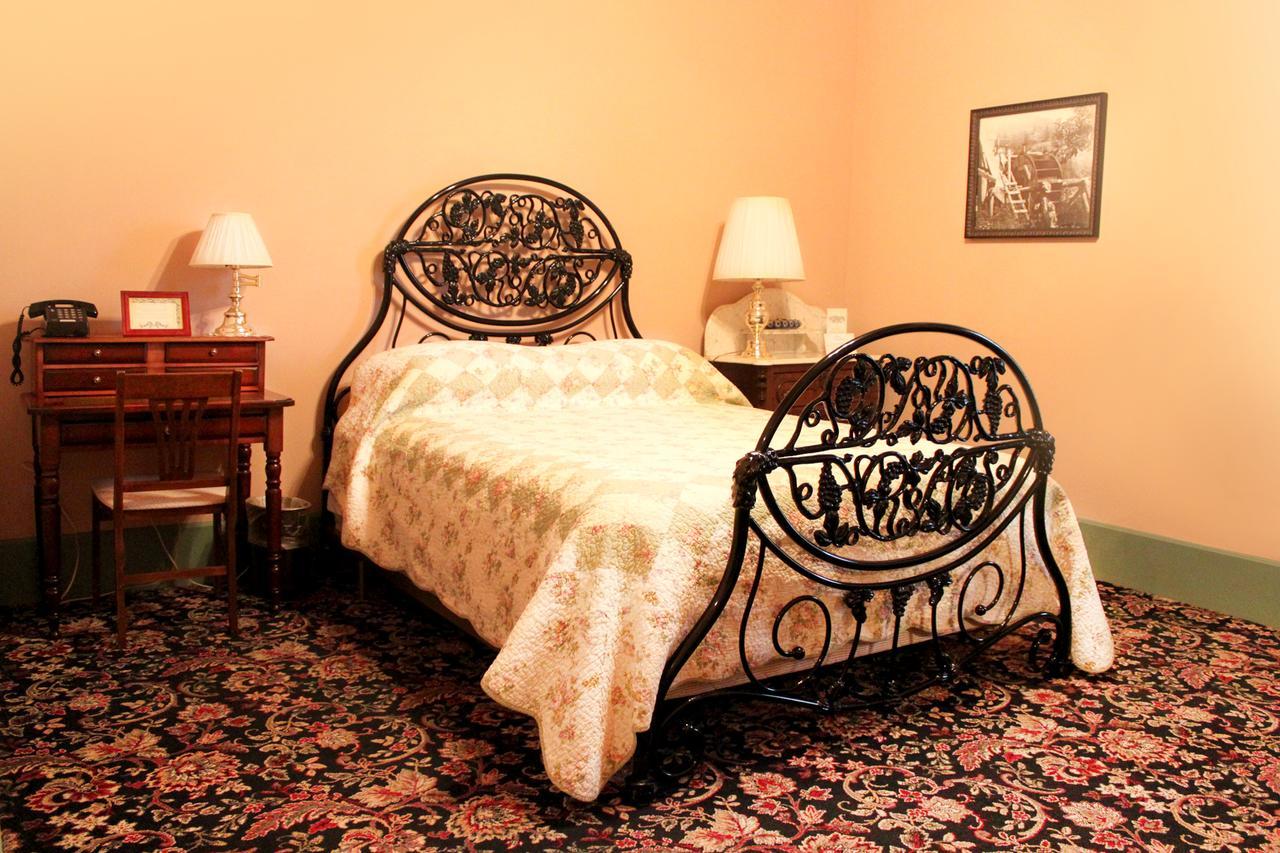 Weinhard Hotel Dayton Экстерьер фото