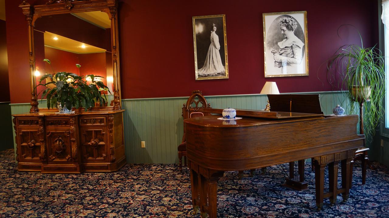 Weinhard Hotel Dayton Экстерьер фото